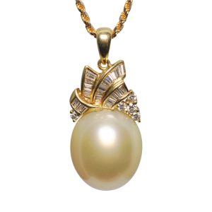 Chow Tai Fook South Sea Pearl Diamond Gold Pendant