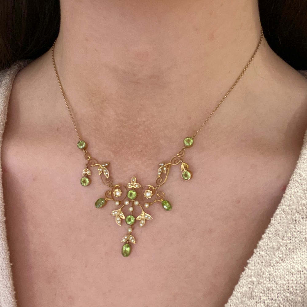 Vintage 9K Gold Peridot Cabochon Cascade Drop Necklace – Artisan Antiques