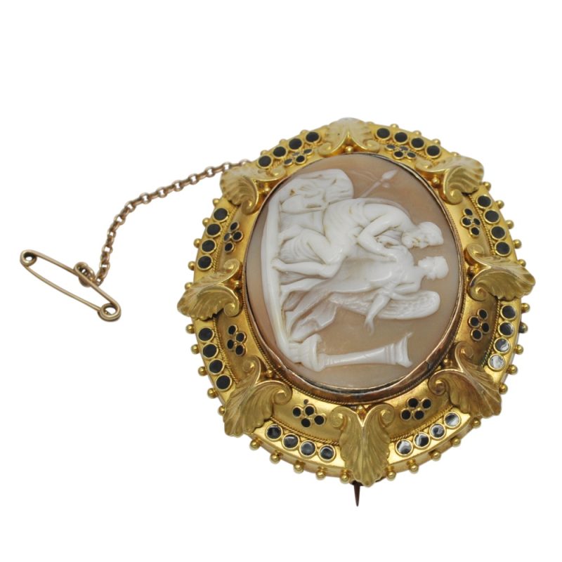 H082 GOLD CAMEO BROOCH2