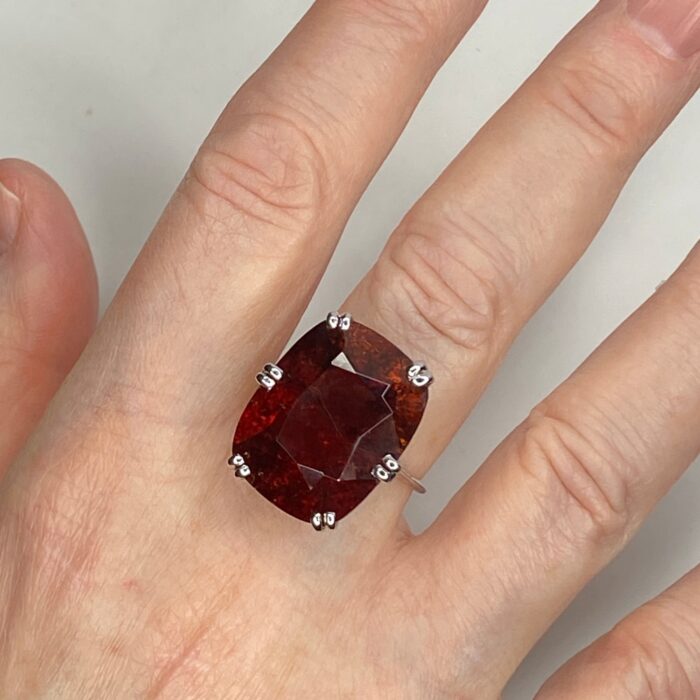 V1248 LARGE GARNET GOLD RING9