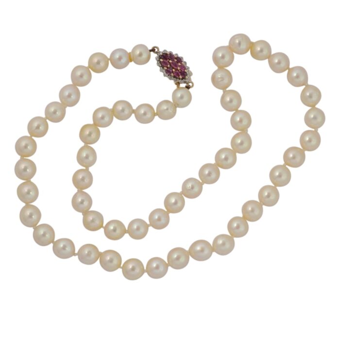 V1261 CULTURED PEARL NECKLACE1