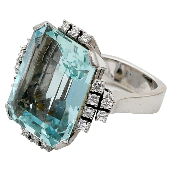 Vintage Aquamarine and Diamond Ring