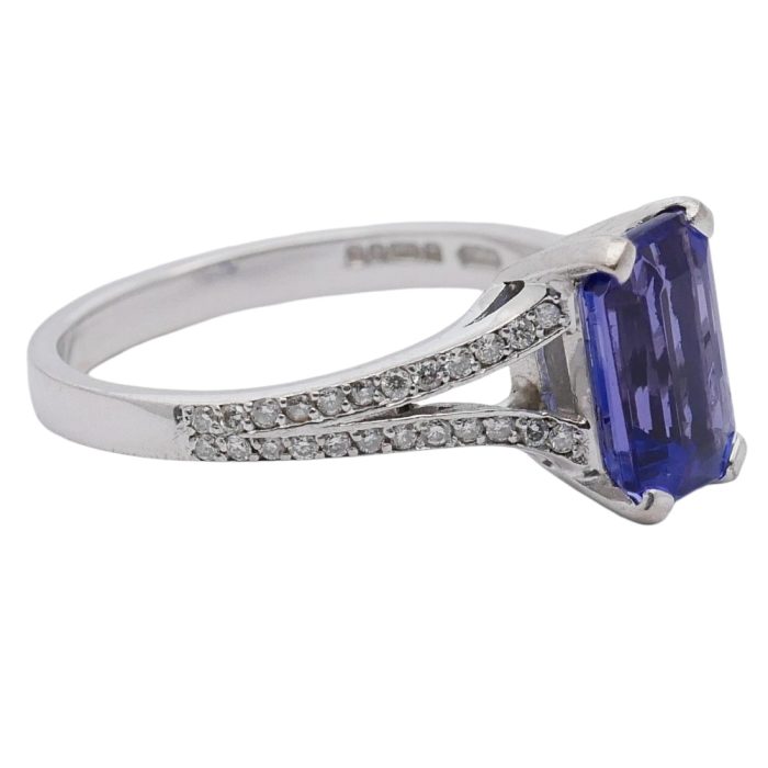 Tanzanite Diamond 18ct Gold Ring