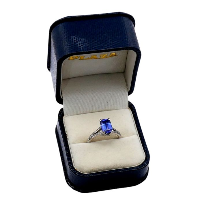 Tanzanite Diamond 18ct Gold Ring