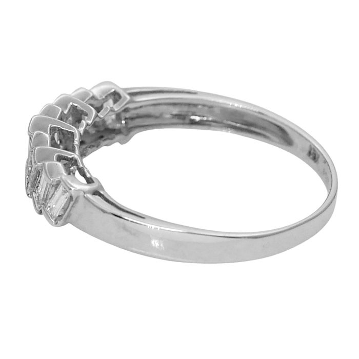 Vintage Baguette Diamond Gold Ring