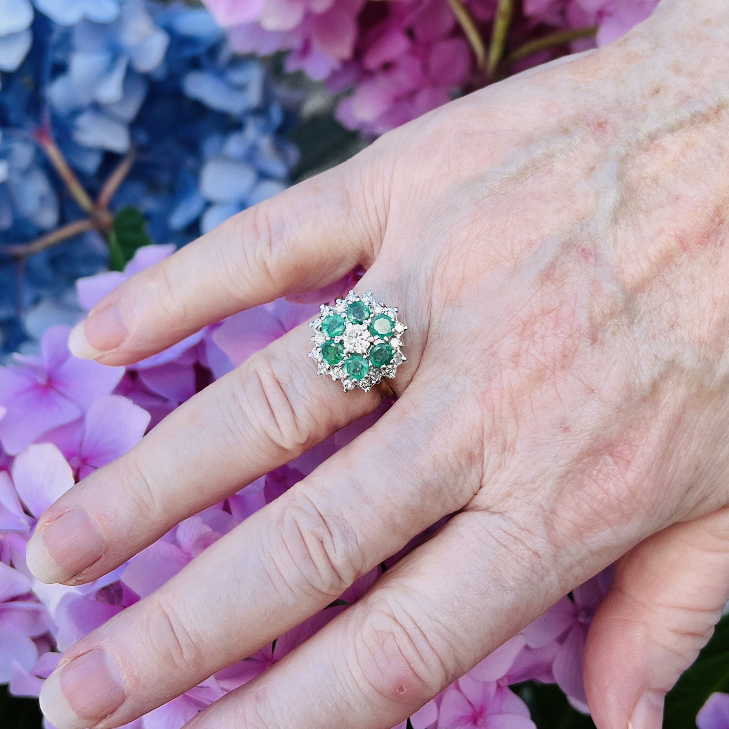 Vintage Emerald Diamond Cluster Ring 10 Vintage Emerald Diamond Cluster Ring