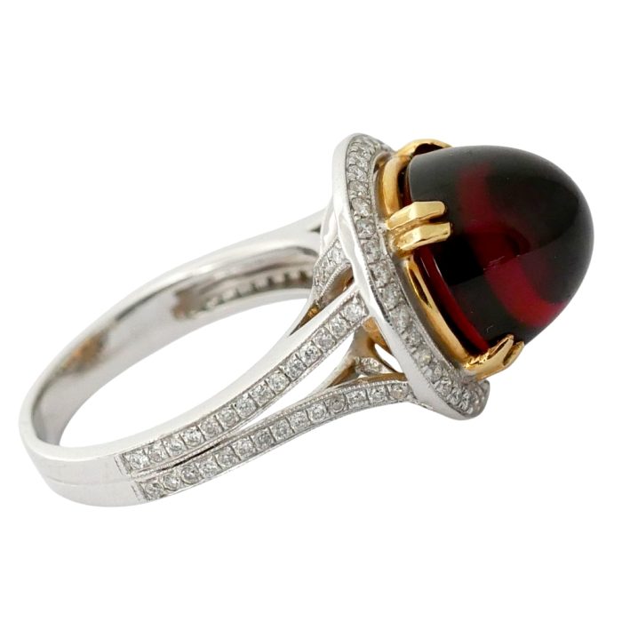 Vintage Cabochon Garnet Diamond Gold Ring