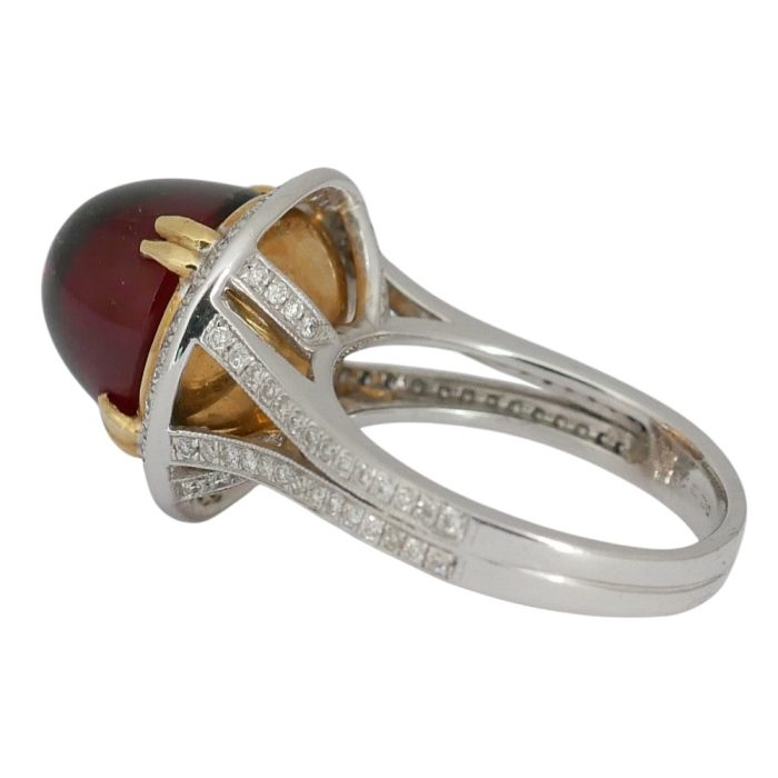 Vintage Cabochon Garnet Diamond Gold Ring